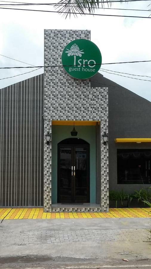 Isro Guesthouse Syariah Kepanjen Buitenkant foto