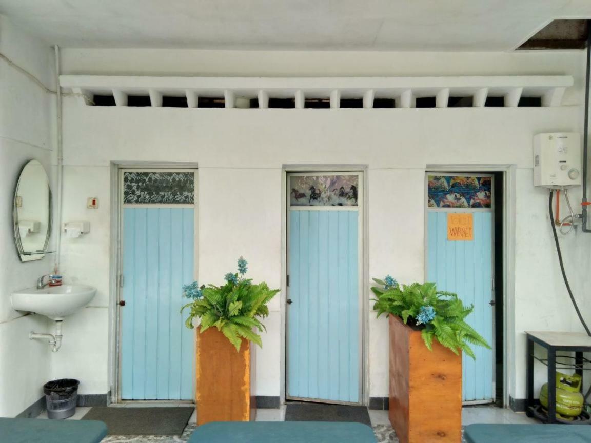 Isro Guesthouse Syariah Kepanjen Buitenkant foto
