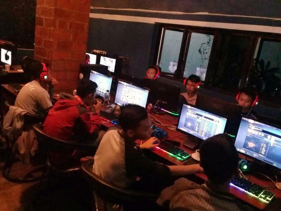Isro Guesthouse Syariah Kepanjen Buitenkant foto